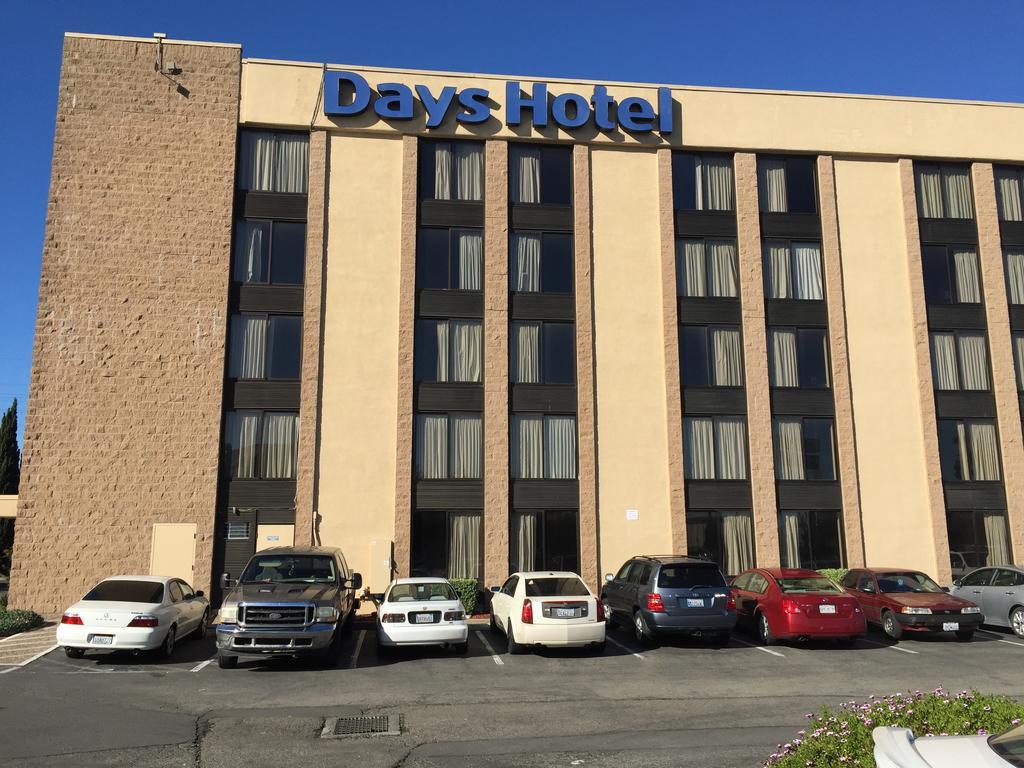 Days Hotel By Wyndham Oakland Airport-Coliseum Екстер'єр фото