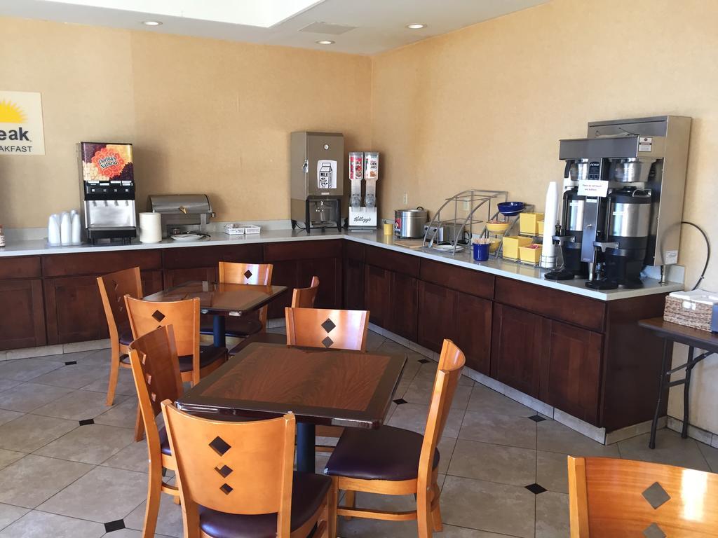 Days Hotel By Wyndham Oakland Airport-Coliseum Екстер'єр фото