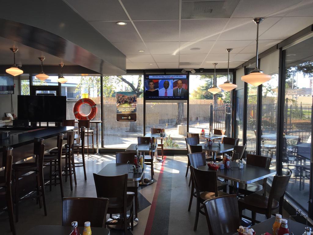 Days Hotel By Wyndham Oakland Airport-Coliseum Екстер'єр фото