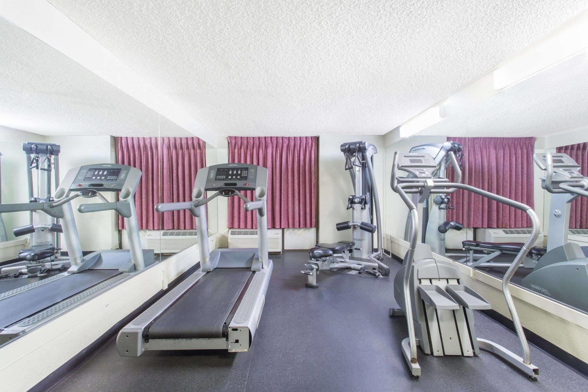 Days Hotel By Wyndham Oakland Airport-Coliseum Екстер'єр фото