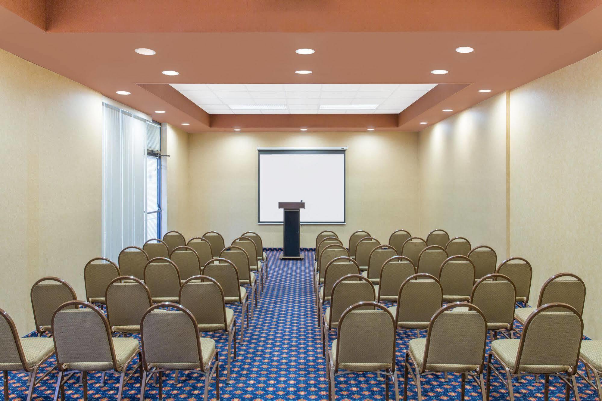 Days Hotel By Wyndham Oakland Airport-Coliseum Екстер'єр фото
