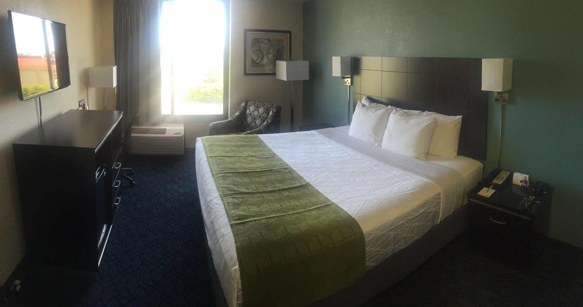 Days Hotel By Wyndham Oakland Airport-Coliseum Екстер'єр фото