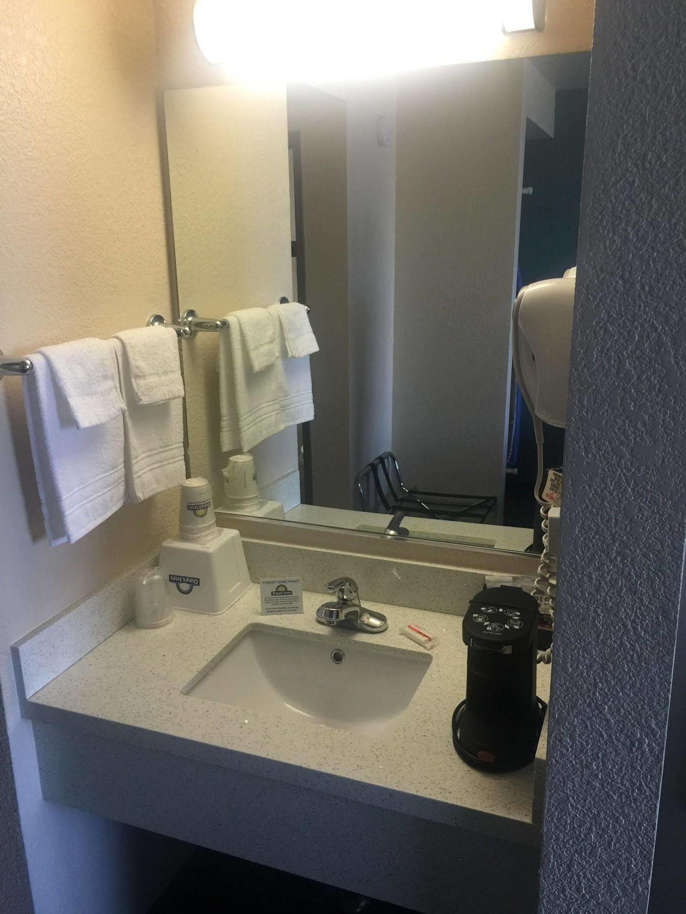 Days Hotel By Wyndham Oakland Airport-Coliseum Екстер'єр фото