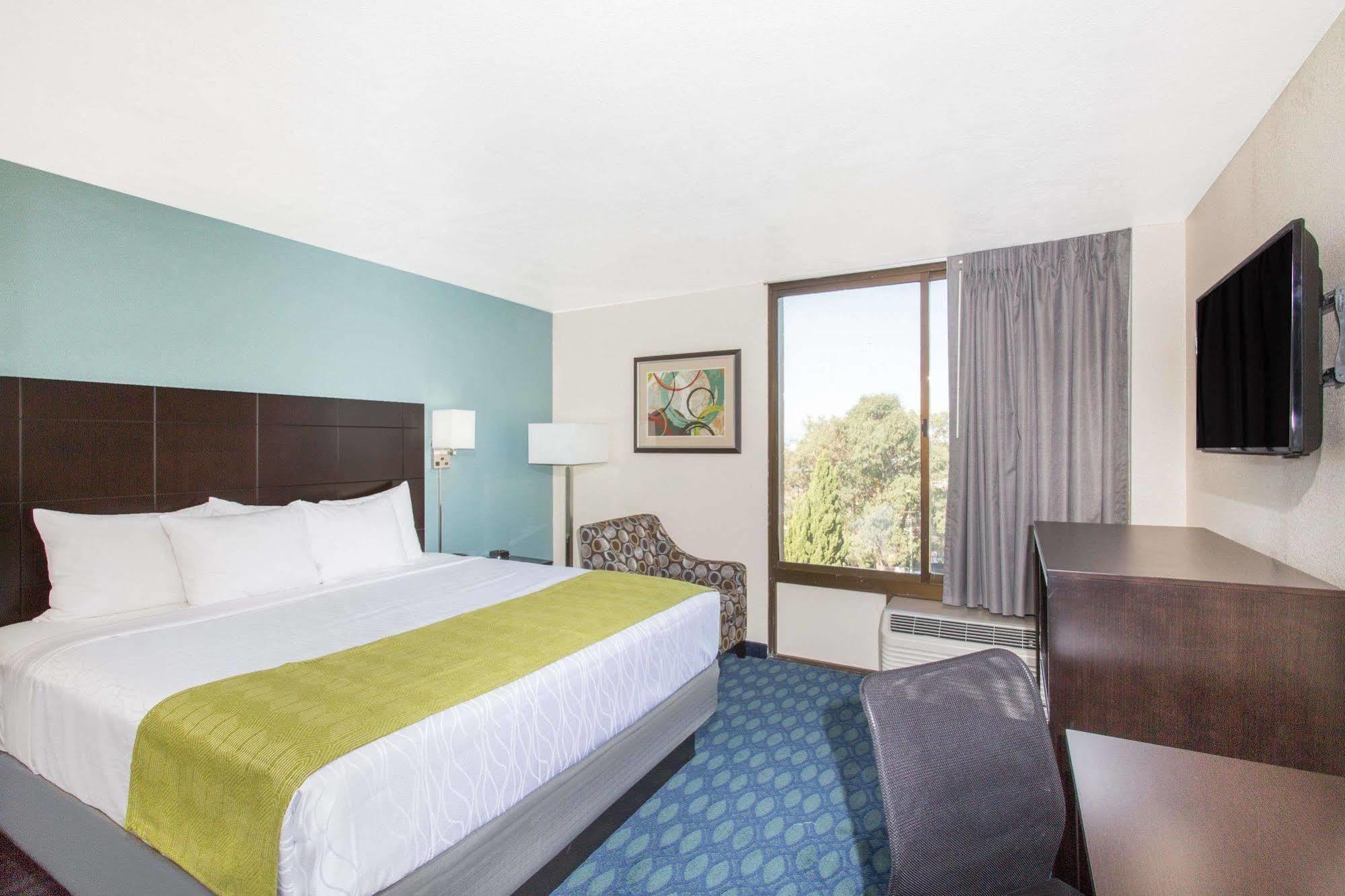 Days Hotel By Wyndham Oakland Airport-Coliseum Екстер'єр фото